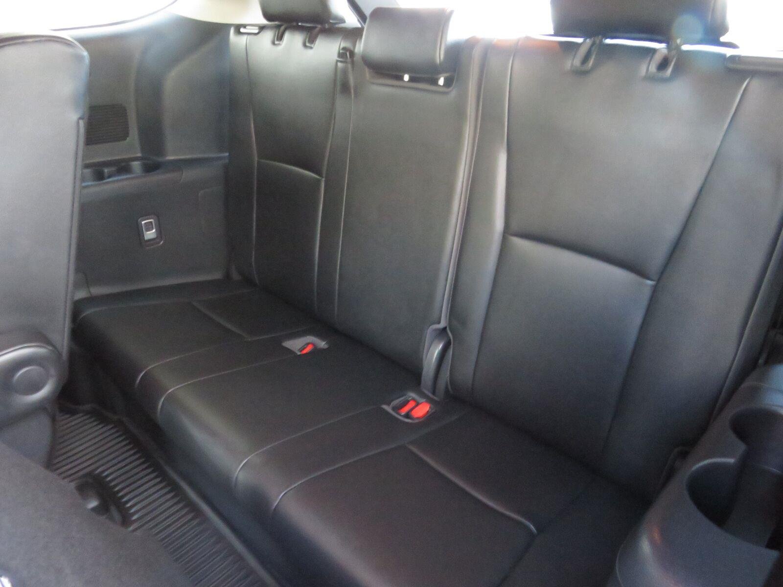 Used 2020 Midnight Black Metallic Toyota XLE image 25