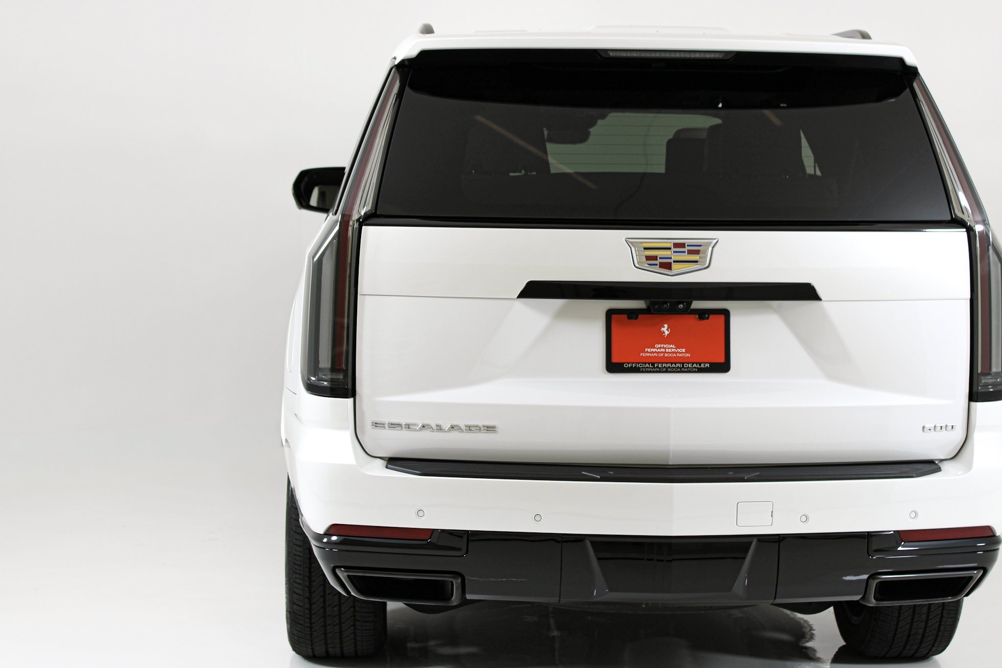 Used 2025 Crystal White Tricoat Cadillac Sport Platinum image 17