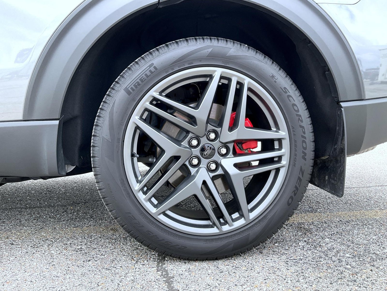 Used 2025 Gray Ford ST-Line image 23