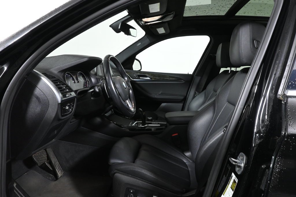Used 2018 Black BMW xDrive30i image 3