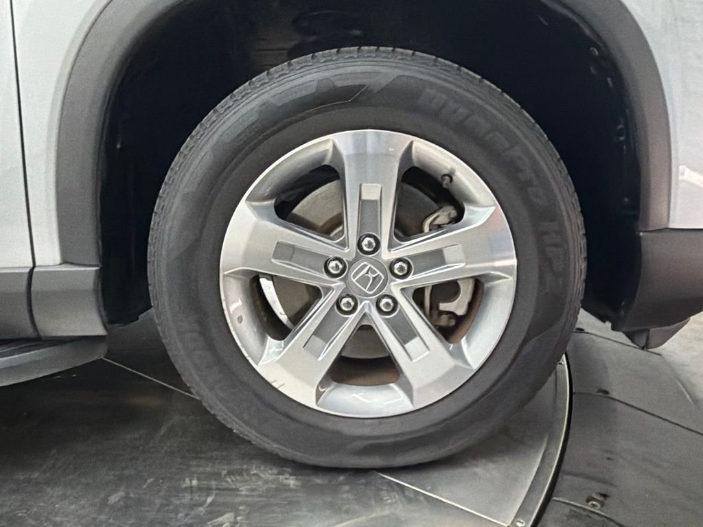 Used 2024 Silver Honda EX-L image 9