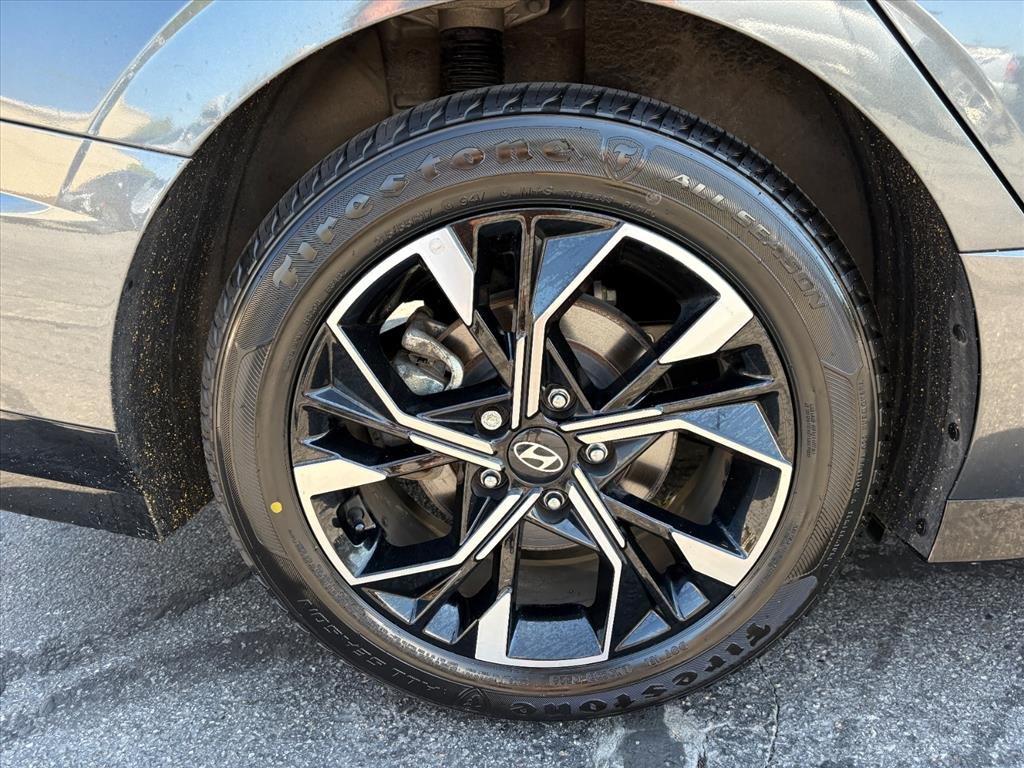 Certified Used 2025 Portofino Gray Metallic Hyundai SEL image 24