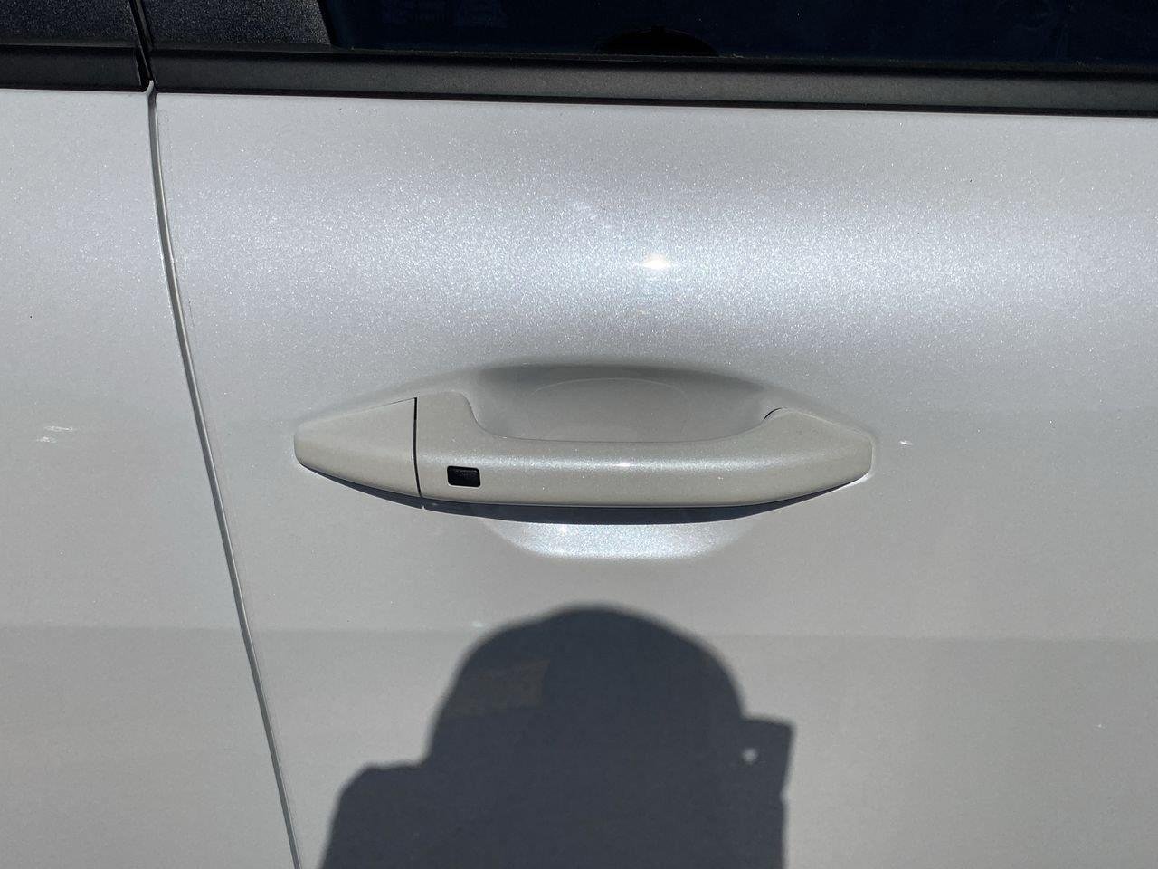 New 2026 Snow White Pearl Kia LXS image 13