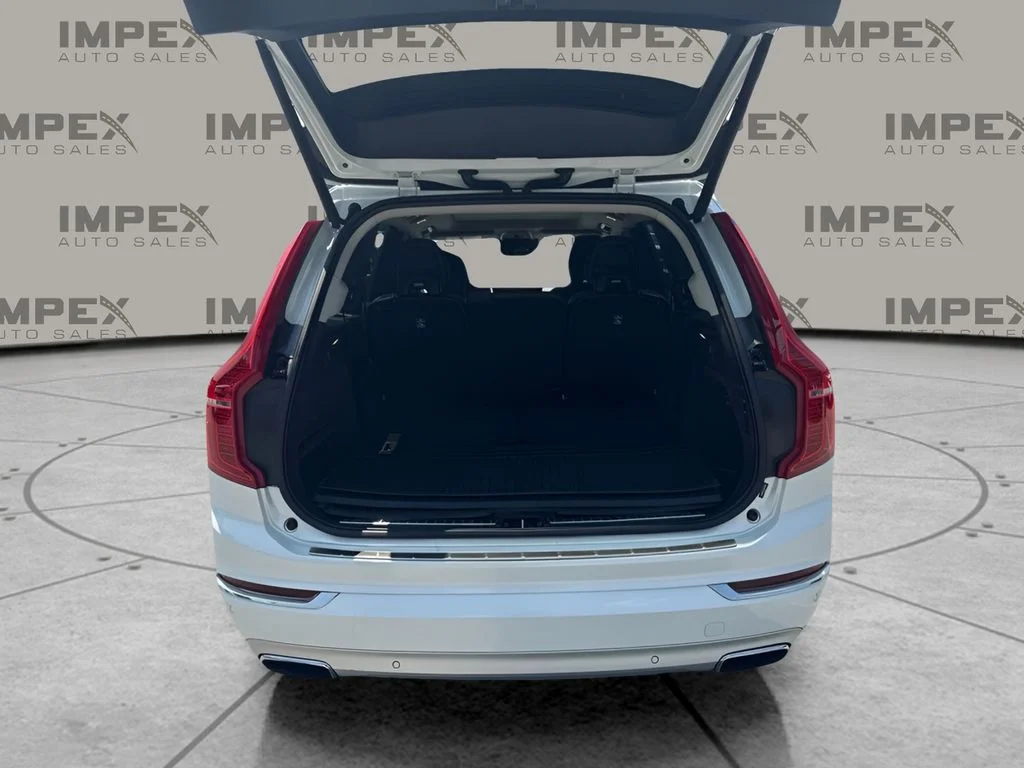 Used 2019 White Volvo T6 Inscription image 21