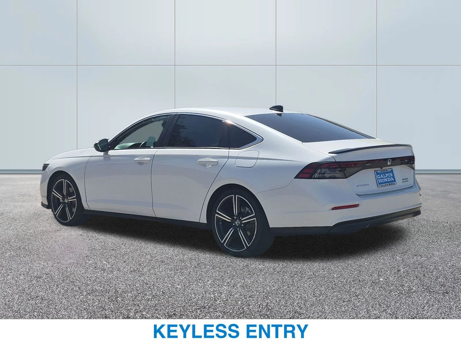 Used 2025 White Honda Sport image 9