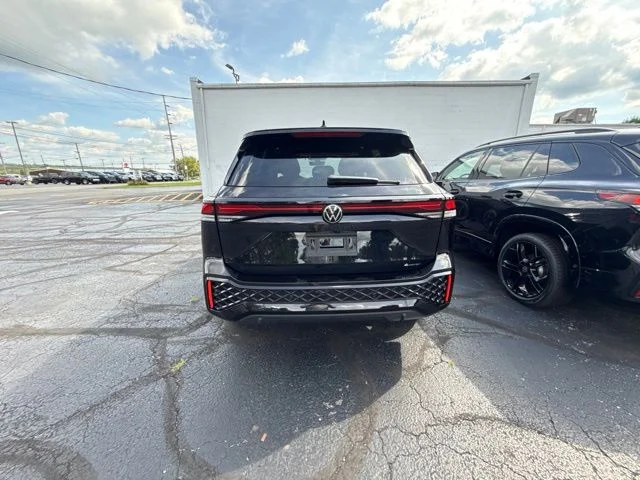 New 2026 Deep Black Pearl Volkswagen 2.0T SE R-Line Black image 6