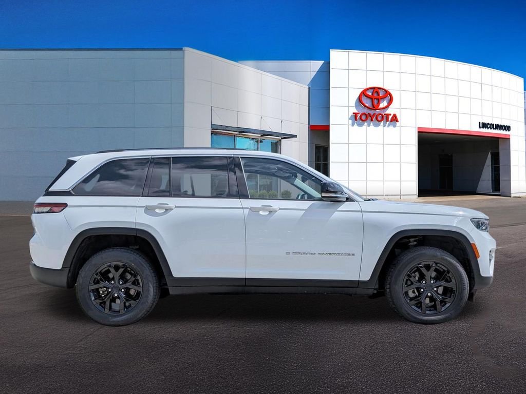 Used 2022 White Jeep Limited image 10