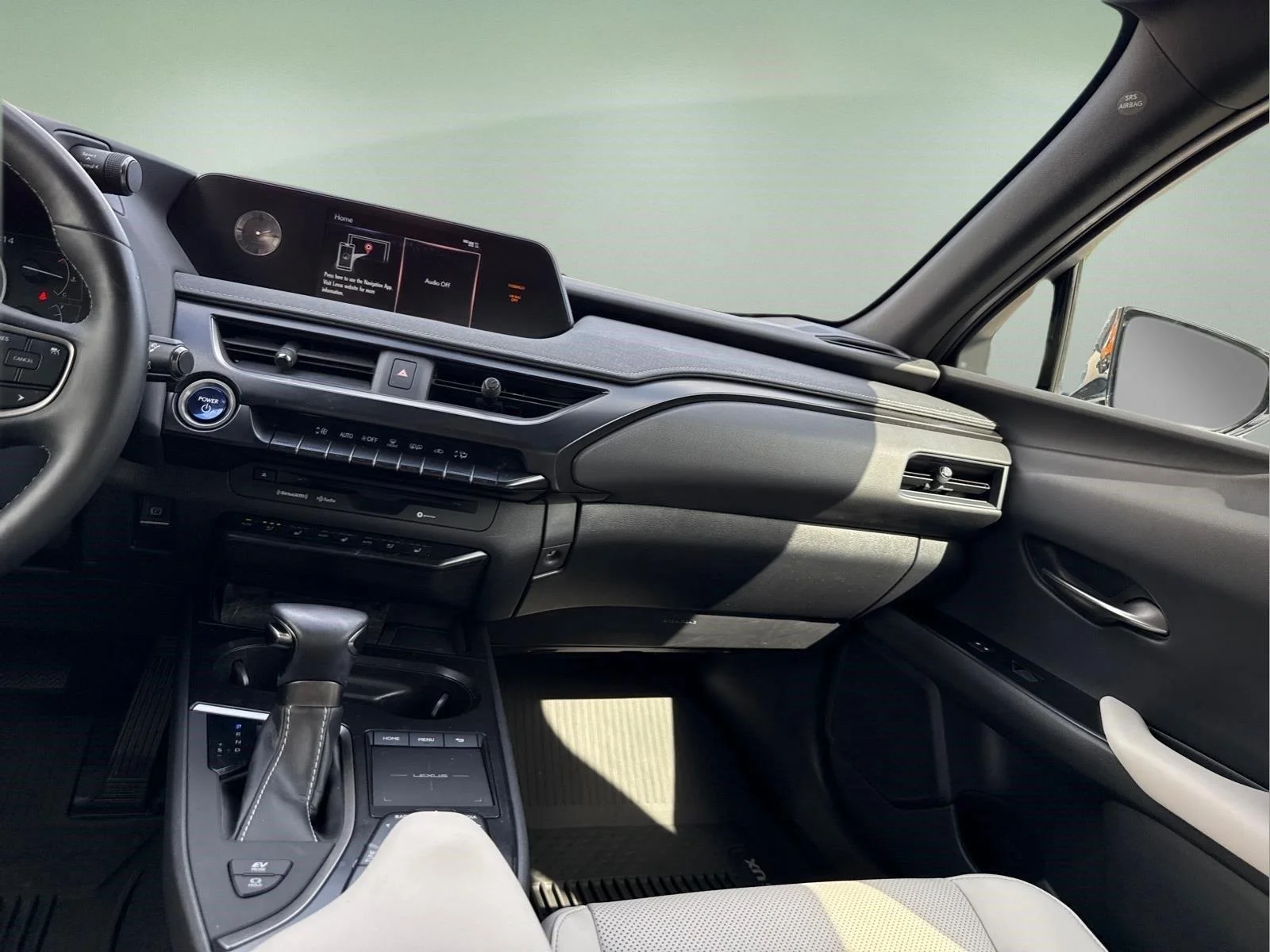 Used 2020 Eminent White Pearl Lexus UX 250h image 11