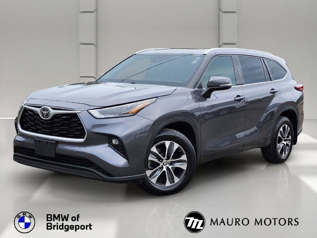 Used 2022 Gray Toyota XLE image 1