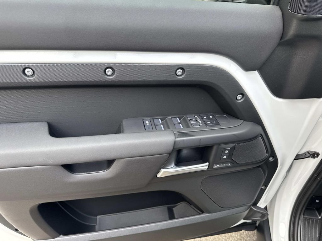 New 2026 Fuji White Land Rover S image 18