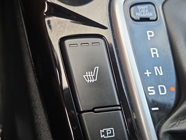 Used 2024 Snow White Pearl Kia EX image 13