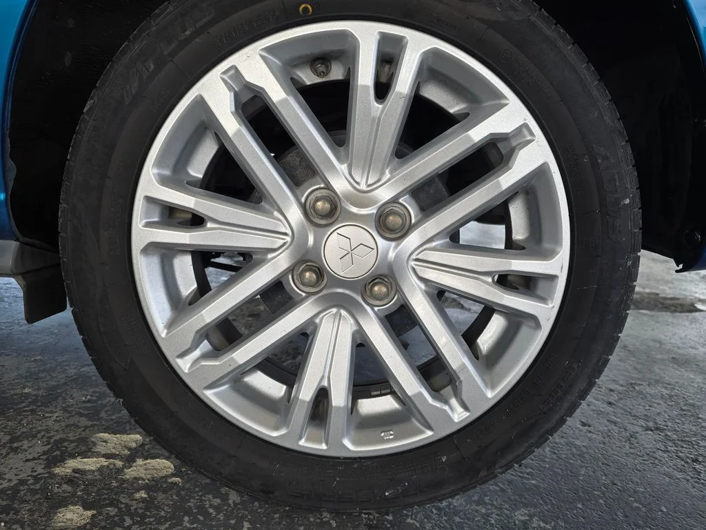 Used 2024  Mitsubishi Black Edition image 25