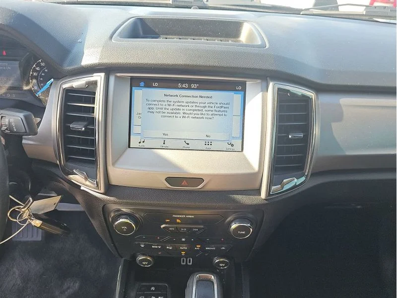 Used 2019 Magnetic Metallic Ford XLT image 24