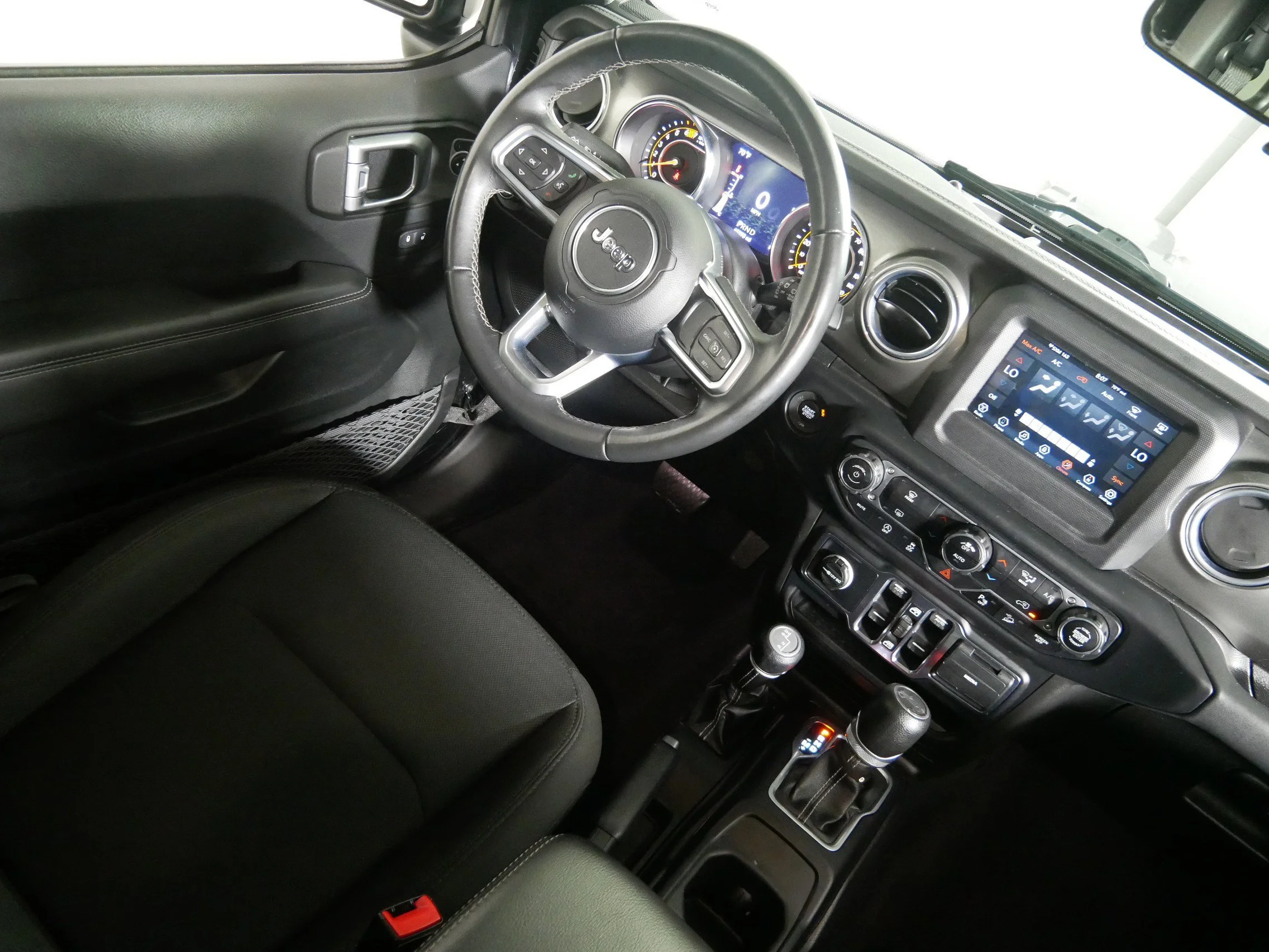 Used 2019 Black Clearcoat Jeep Sahara image 9