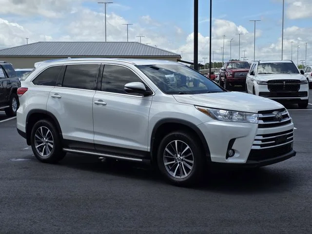 2019 Toyota Highlander XLE 4x2 V6's photo