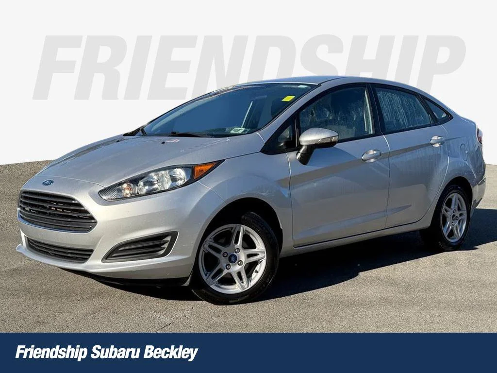 Used 2018 Silver Ford SE image 1