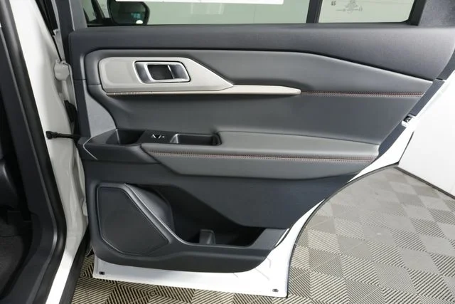 New 2026 Star White Metallic Tri-Coat Ford Active image 26