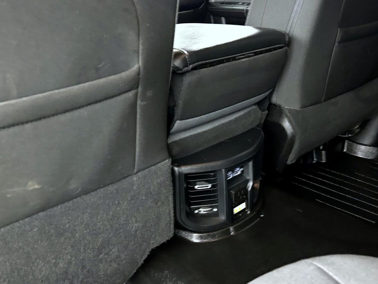 Used 2022 Silver Ram Big Horn image 21