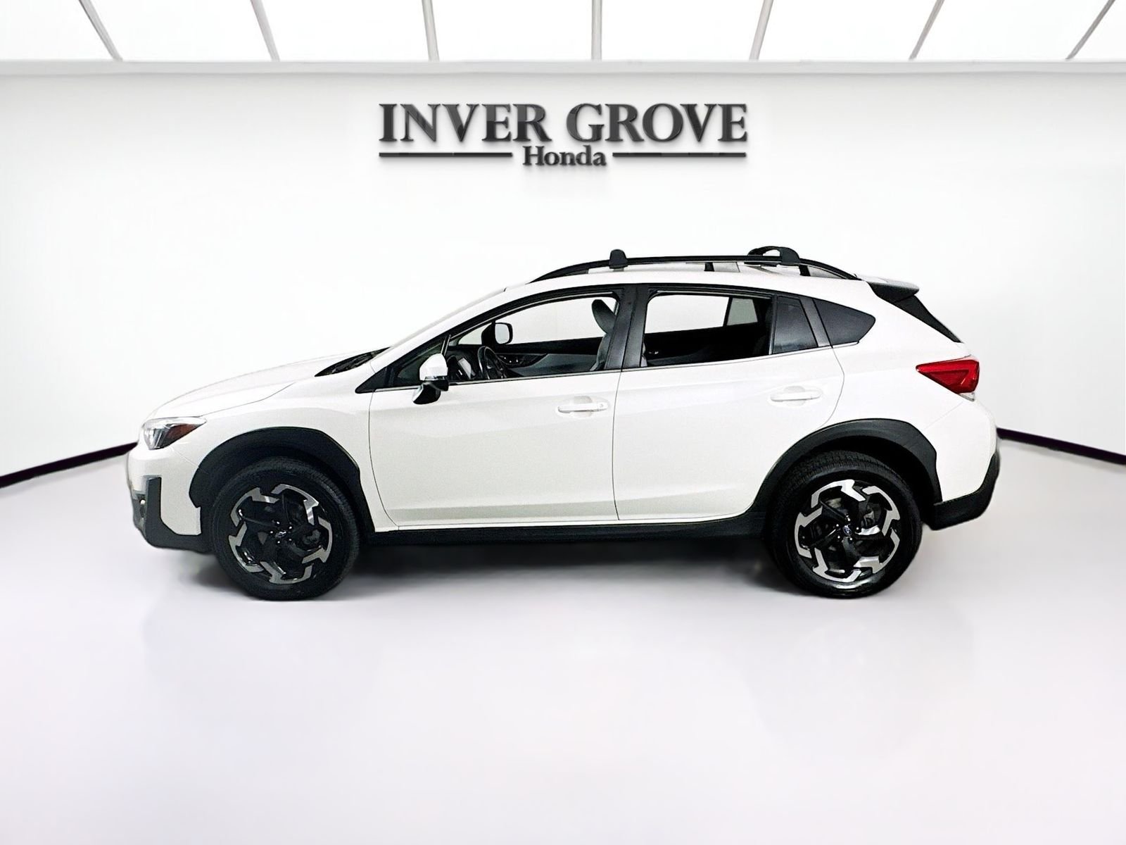 Used 2022 Crystal White Pearl Subaru Limited image 8