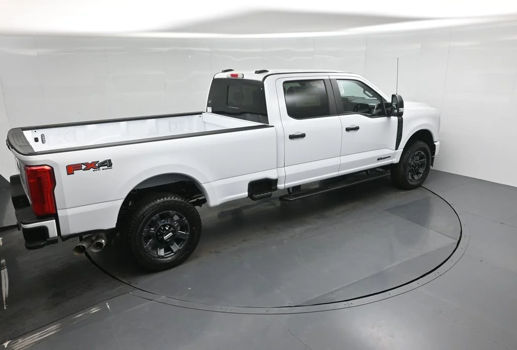 New 2026 Oxford White Ford XL image 34