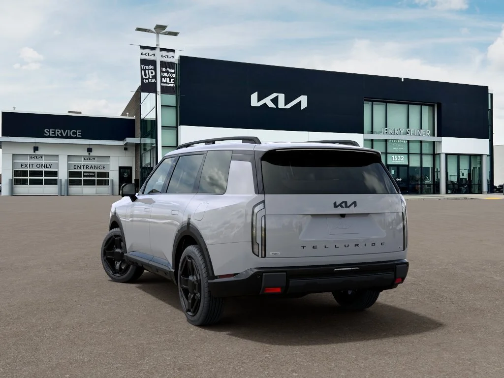New 2027 Wolf Gray Kia X-Line SX image 4