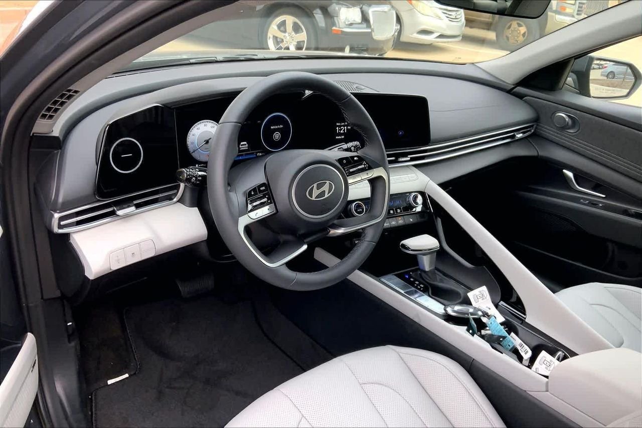New 2026 Ecotronic Gray Hyundai Limited image 9