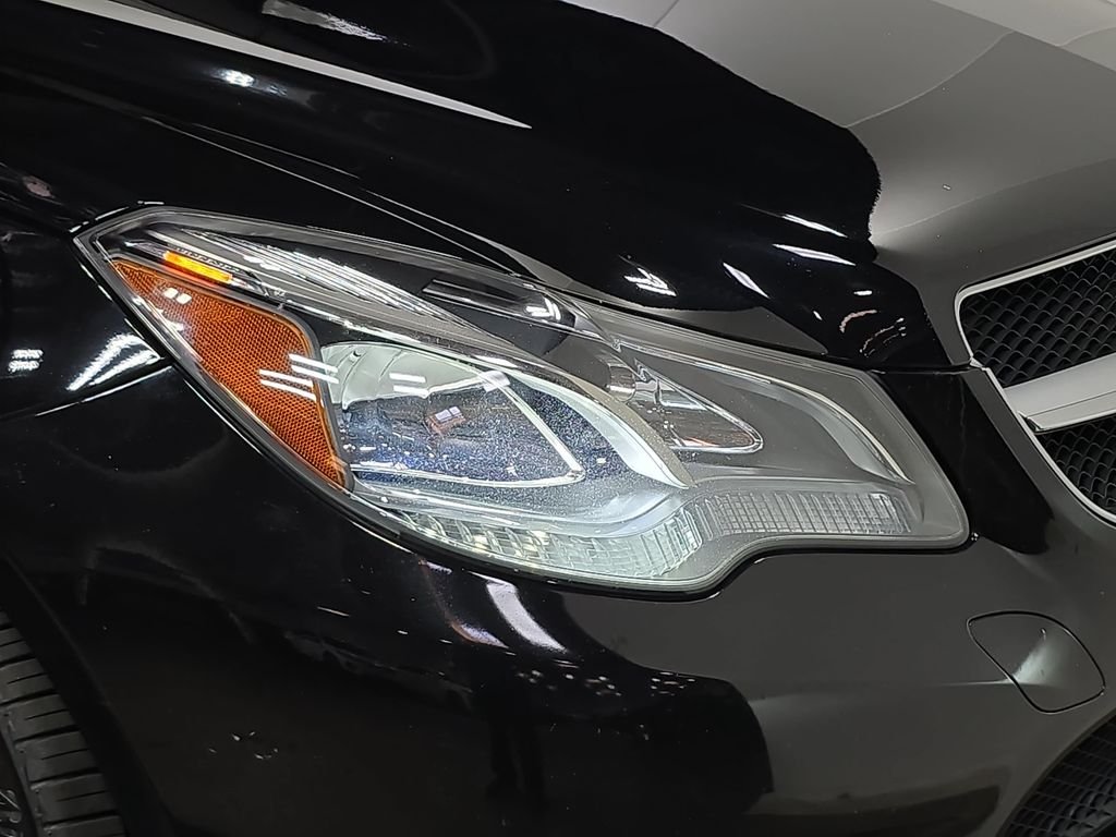 Used 2015  Mercedes-Benz E 400 image 12