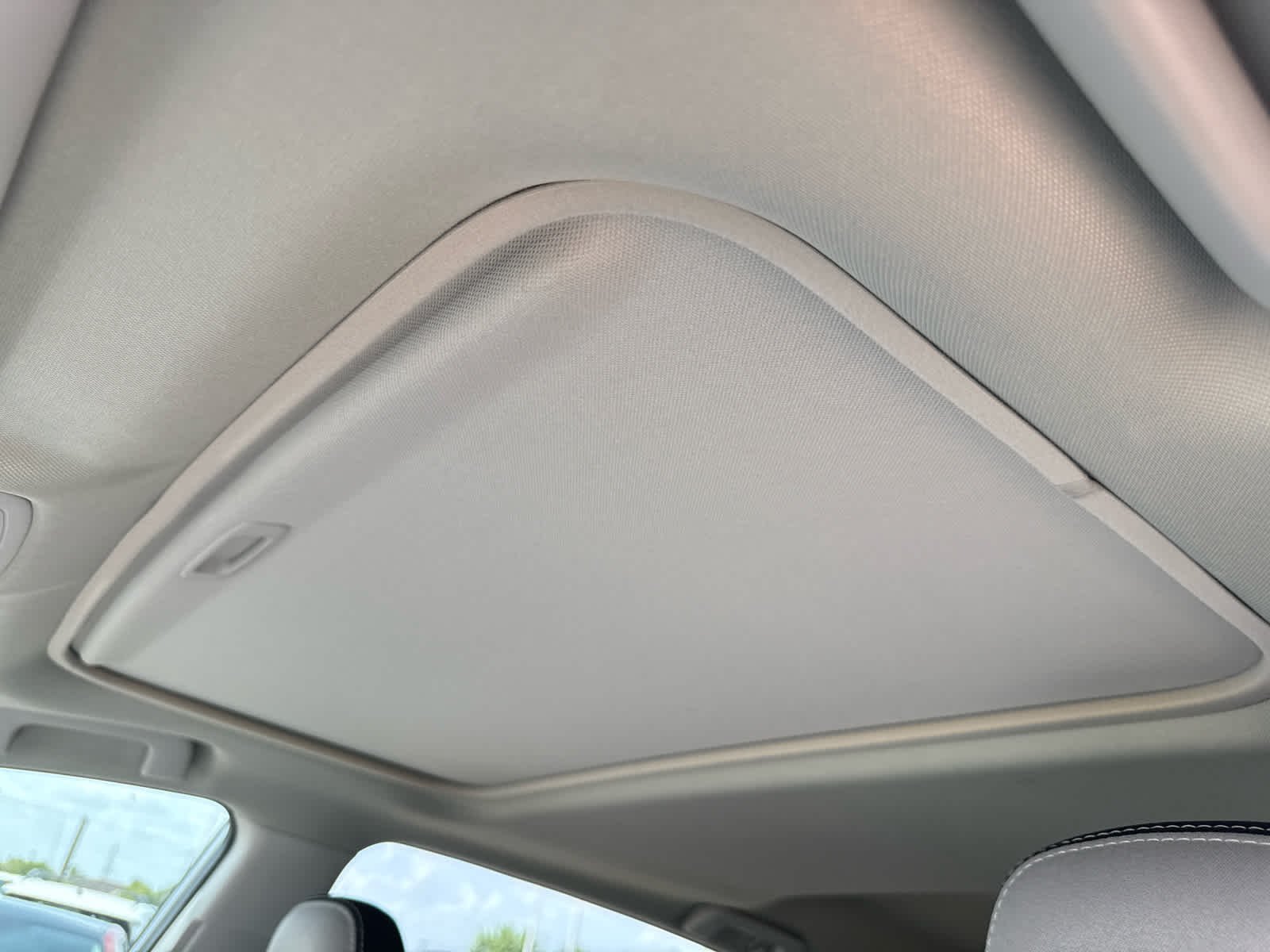 Used 2018 Silver Sky Metallic Toyota XLE image 16
