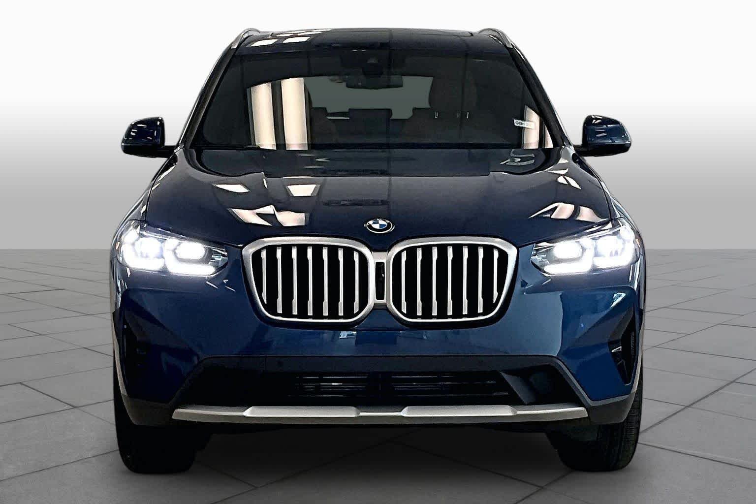 Used 2024 Phytonic Blue Metallic BMW sDrive30i image 3