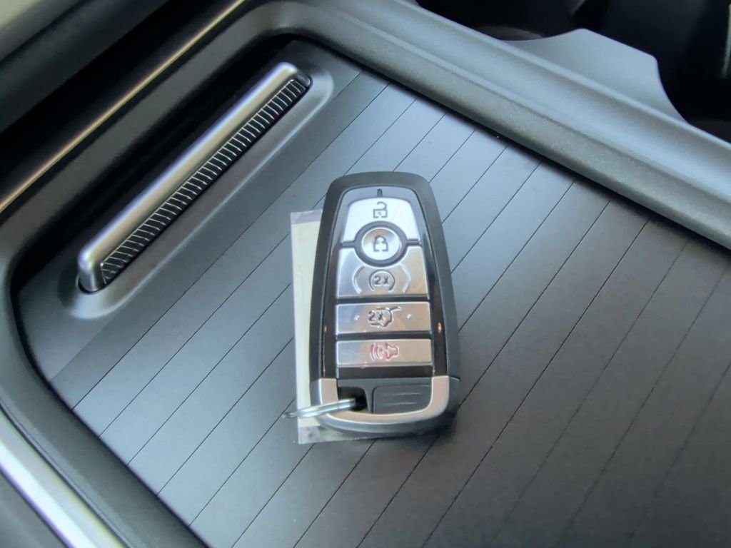 New 2027 Glacier Gray Metallic Tri-Coat Ford Active image 49