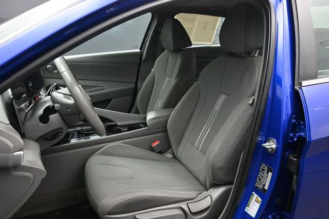 Used 2024 Blue Hyundai SEL image 5