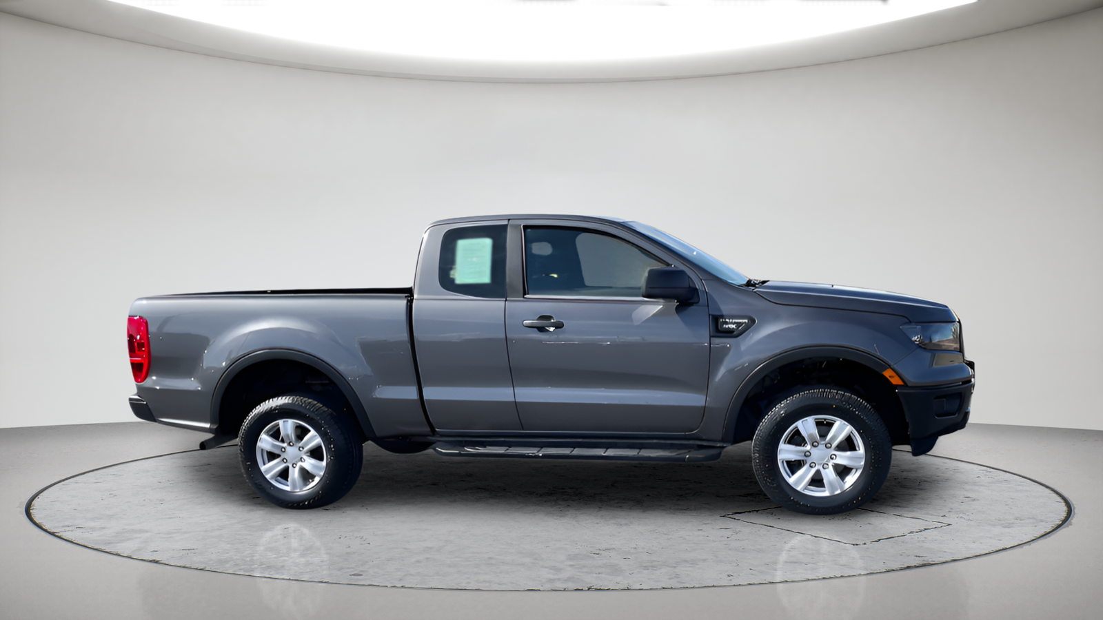 Used 2020 Magnetic Ford XL image 5