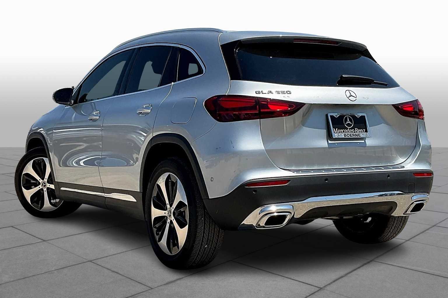 Certified Used 2025 Cirrus Silver Metallic Mercedes-Benz GLA 250 image 3