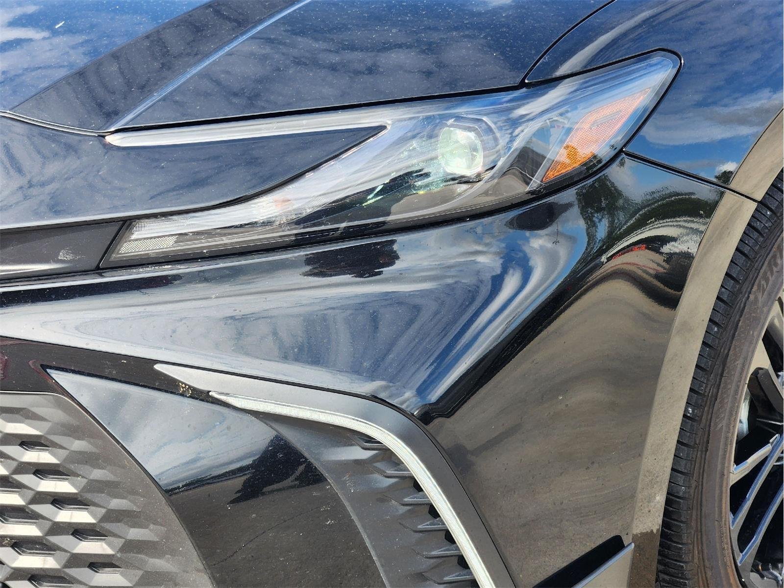 2025 Toyota Camry photo 8 of 33