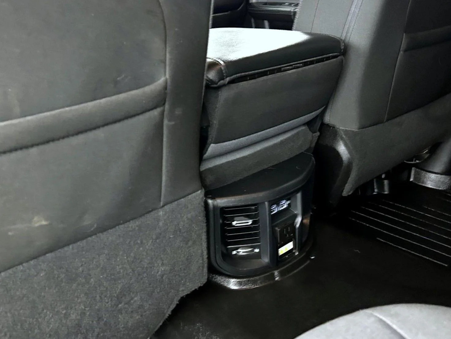 Used 2022 Silver Ram Big Horn image 21