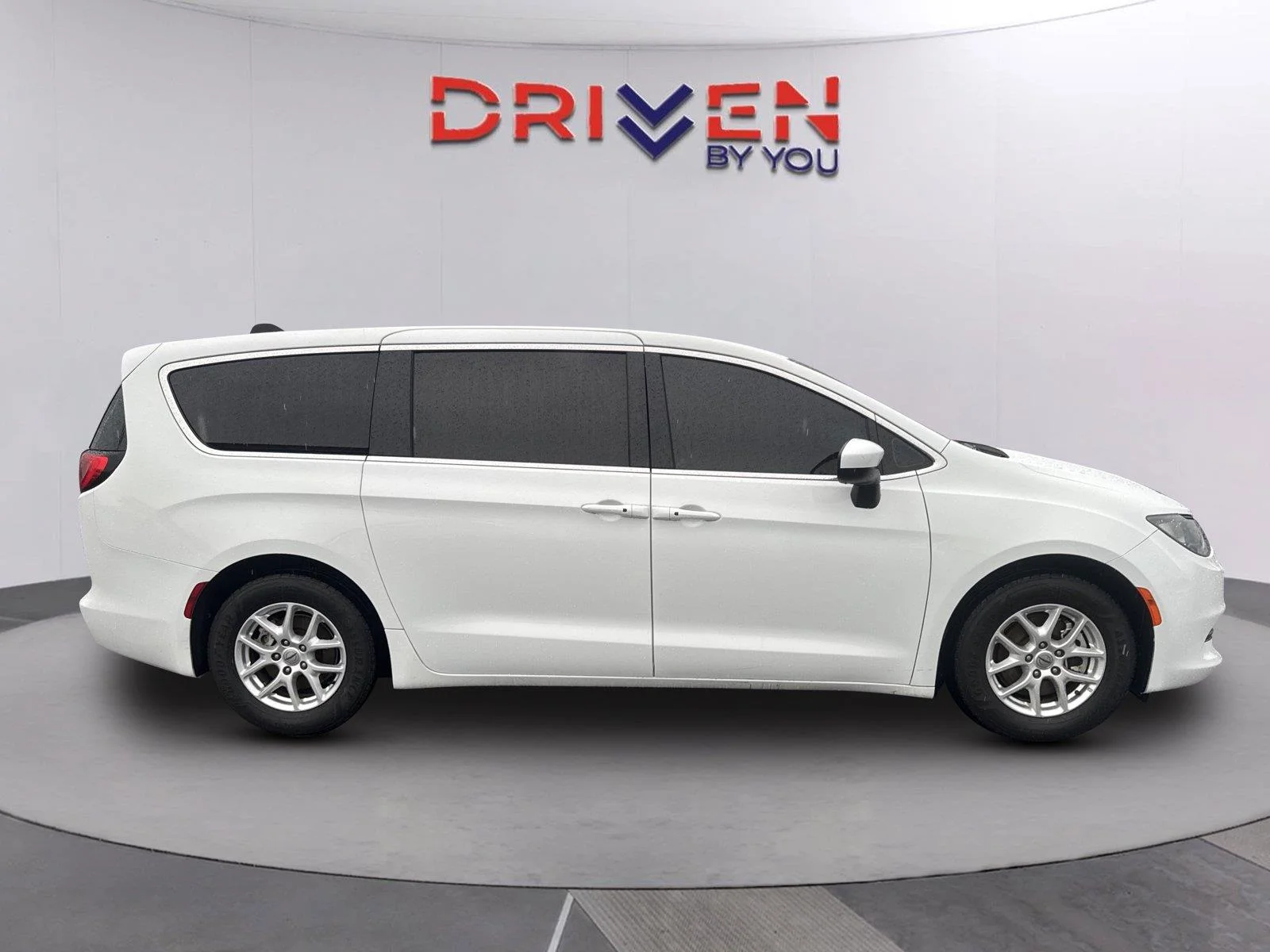 Used 2022 Bright White Clearcoat Chrysler LX image 3