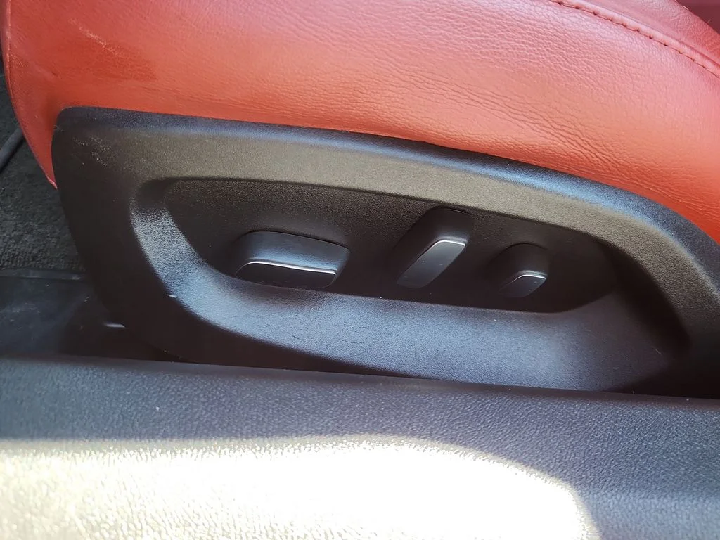 Used 2017 Red Chevrolet Z06 image 8