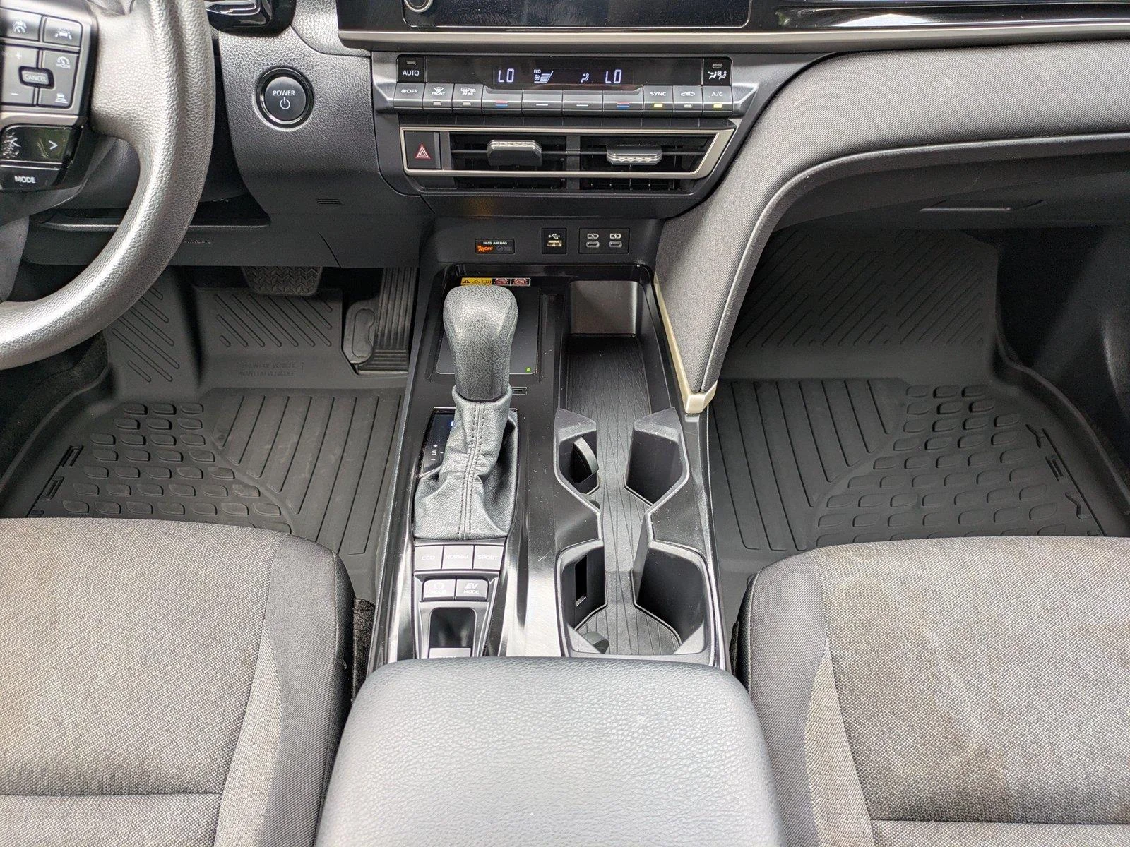 Certified Used 2025  Toyota LE image 18
