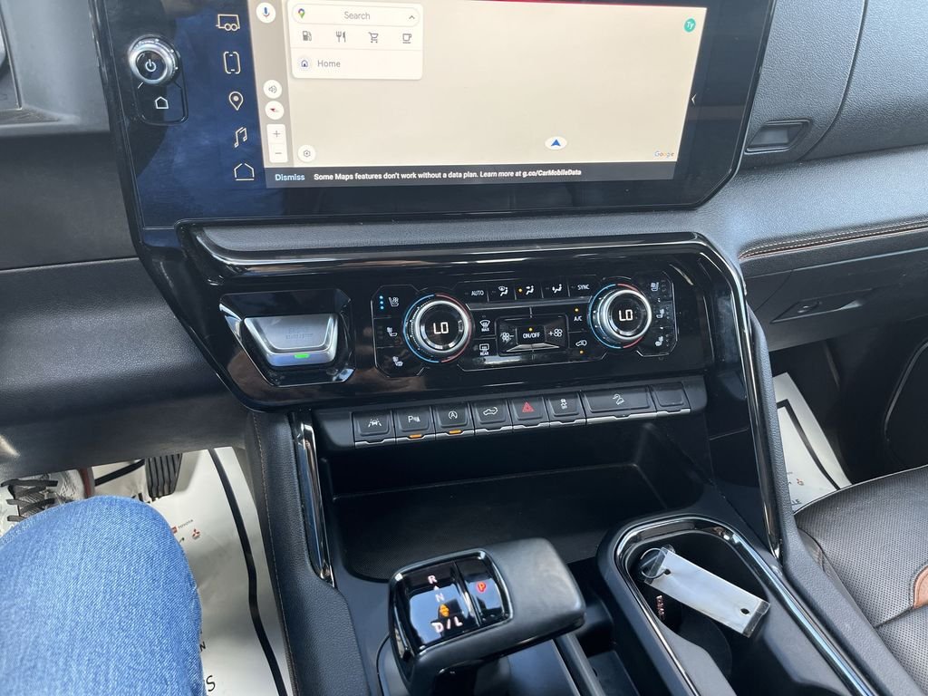 Used 2023 White GMC AT4 image 24