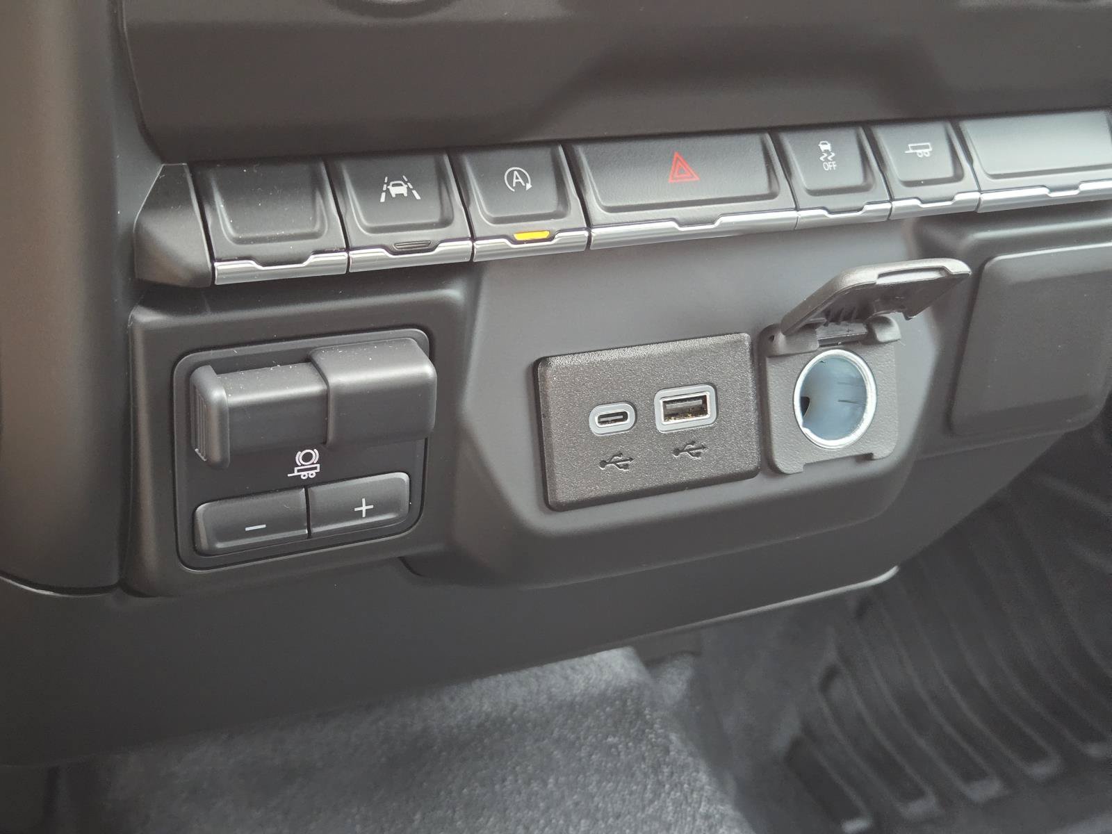 Used 2025 Summit White Chevrolet WT image 24