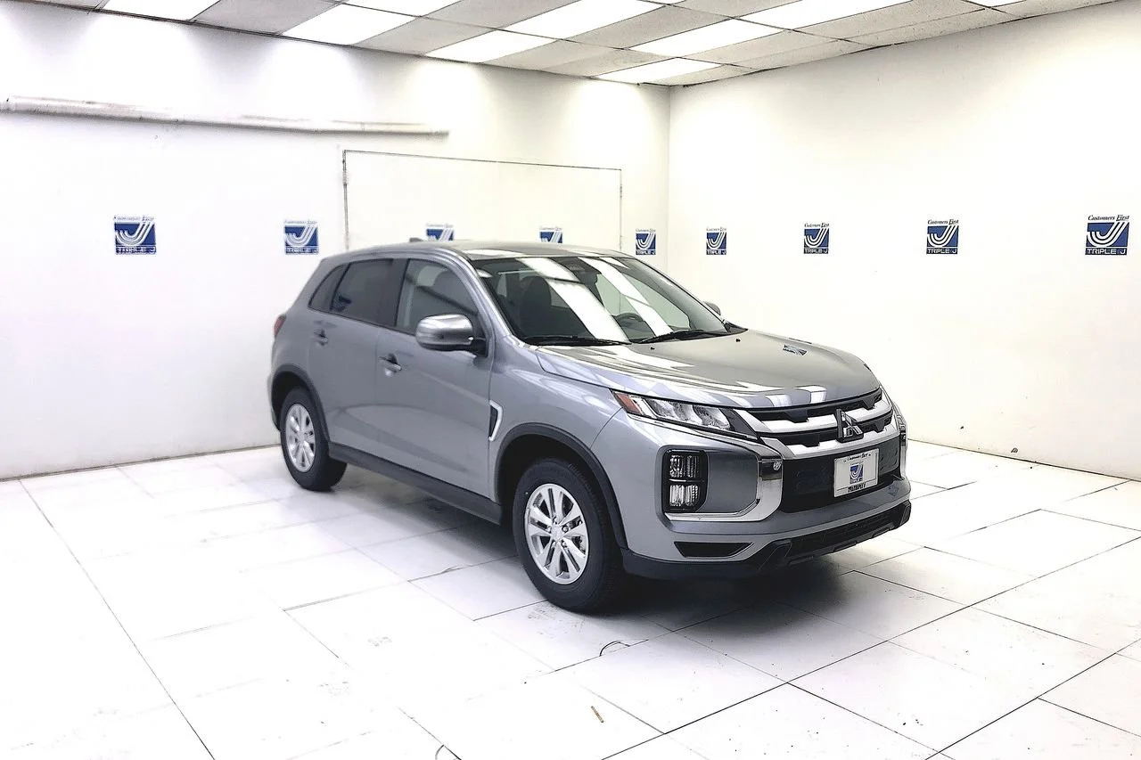 New 2025 Alloy Silver Metallic Mitsubishi S image 9