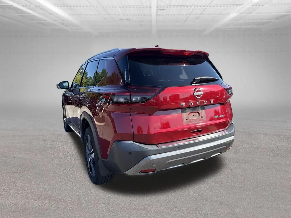 Used 2023 Red Nissan SL image 7