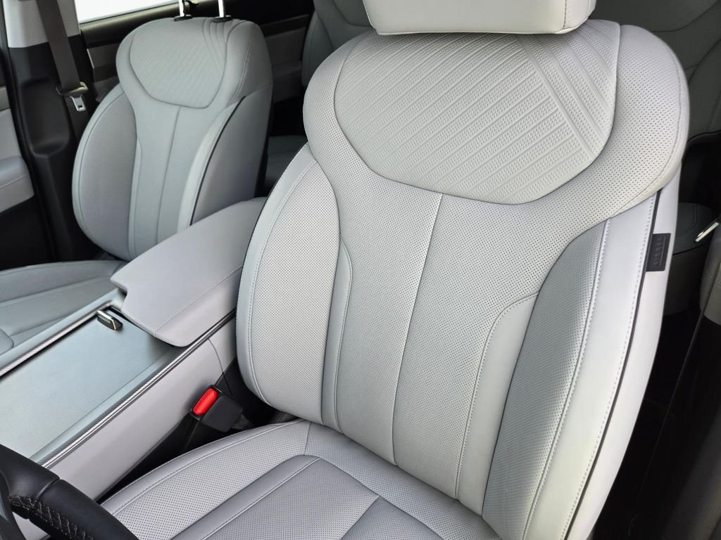 Certified Used 2025 Gray Hyundai SEL Premium image 16