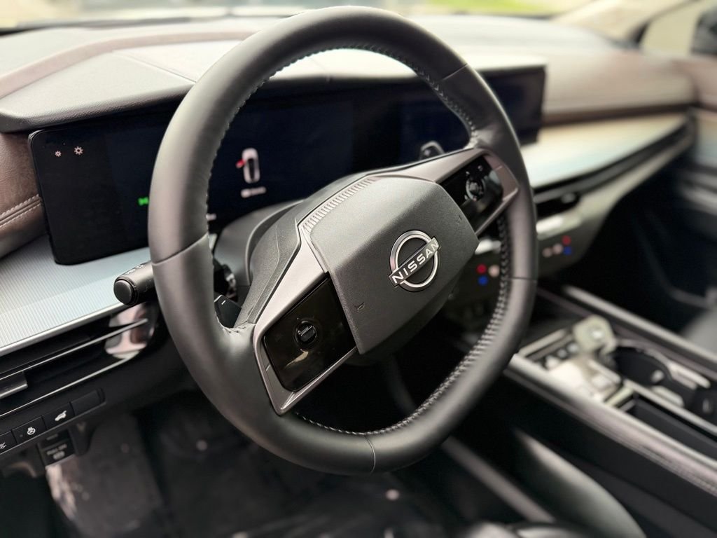 Certified Used 2025 Gold Nissan Platinum image 17