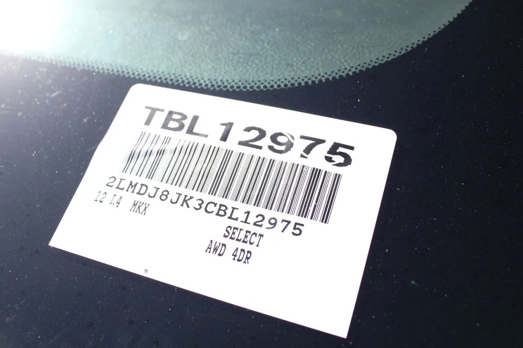 Used 2012 Beige Lincoln Base image 40