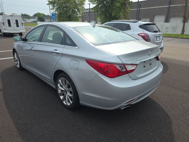 Used 2011 Hyundai Sonata SE with VIN 5NPEC4AC4BH078641 for sale in O'Fallon, IL