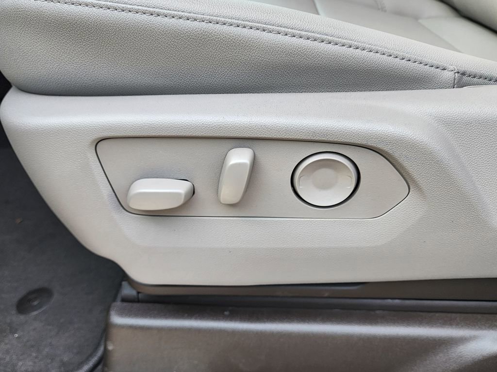 2026 GMC Sierra 1500 SLT - Photo 18