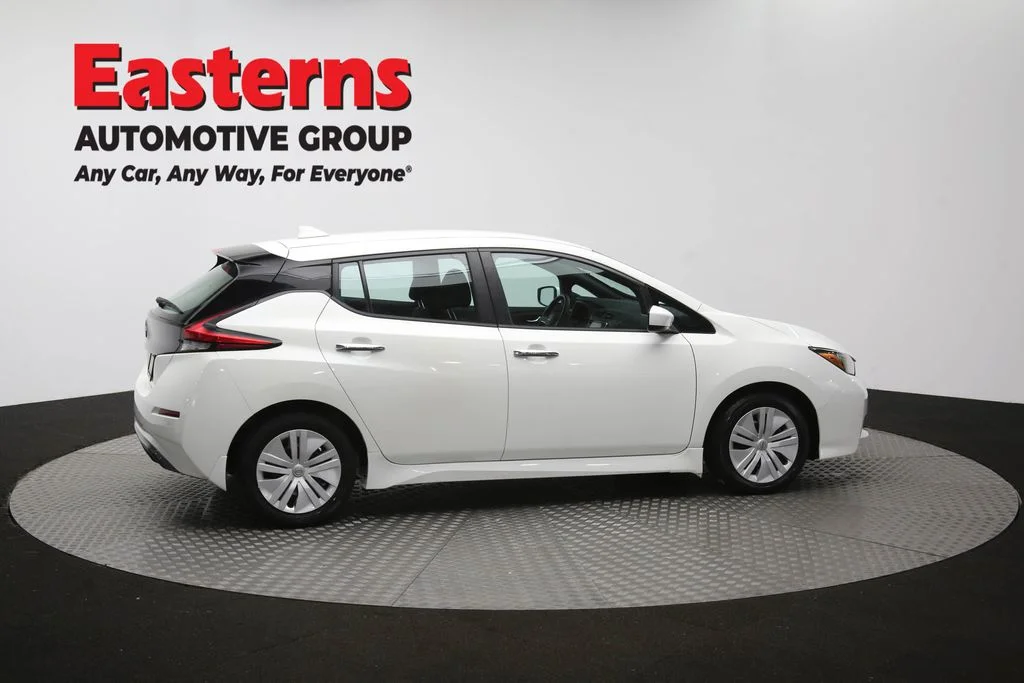 Used 2023 White Nissan S image 39