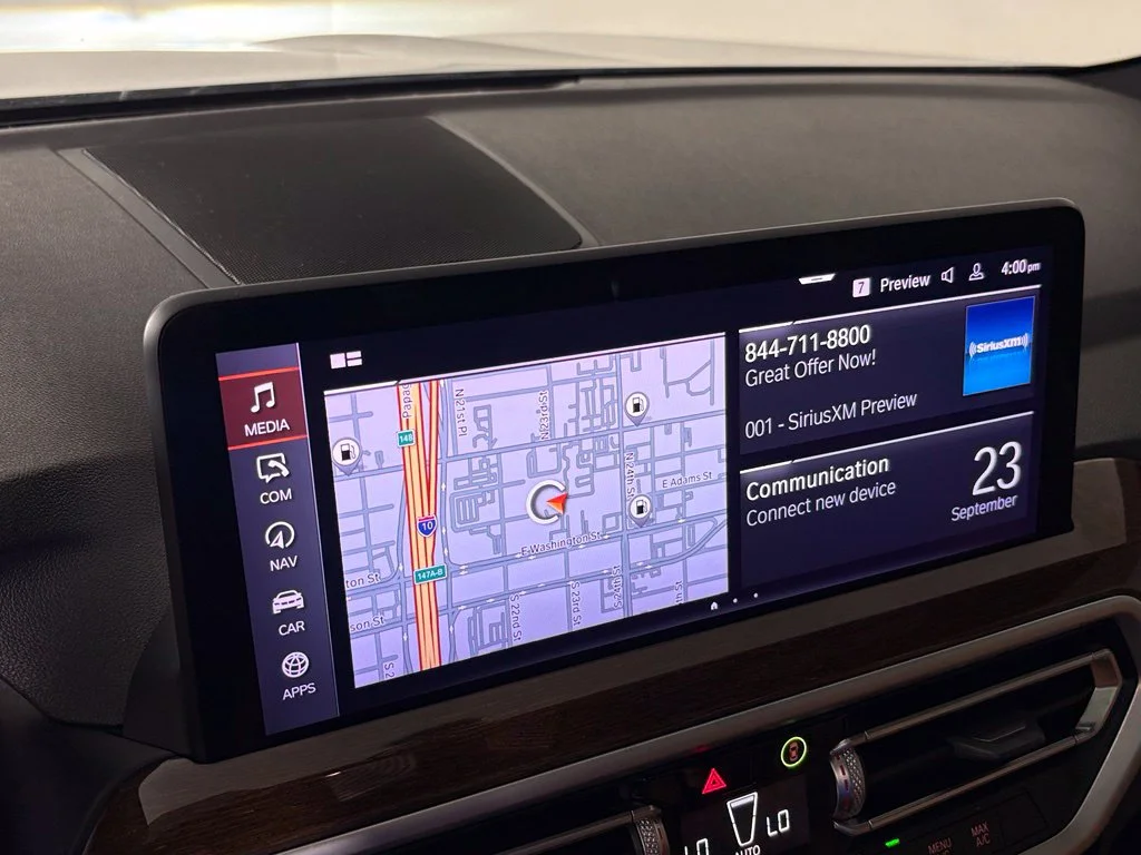 Used 2022 Black BMW sDrive30i image 23