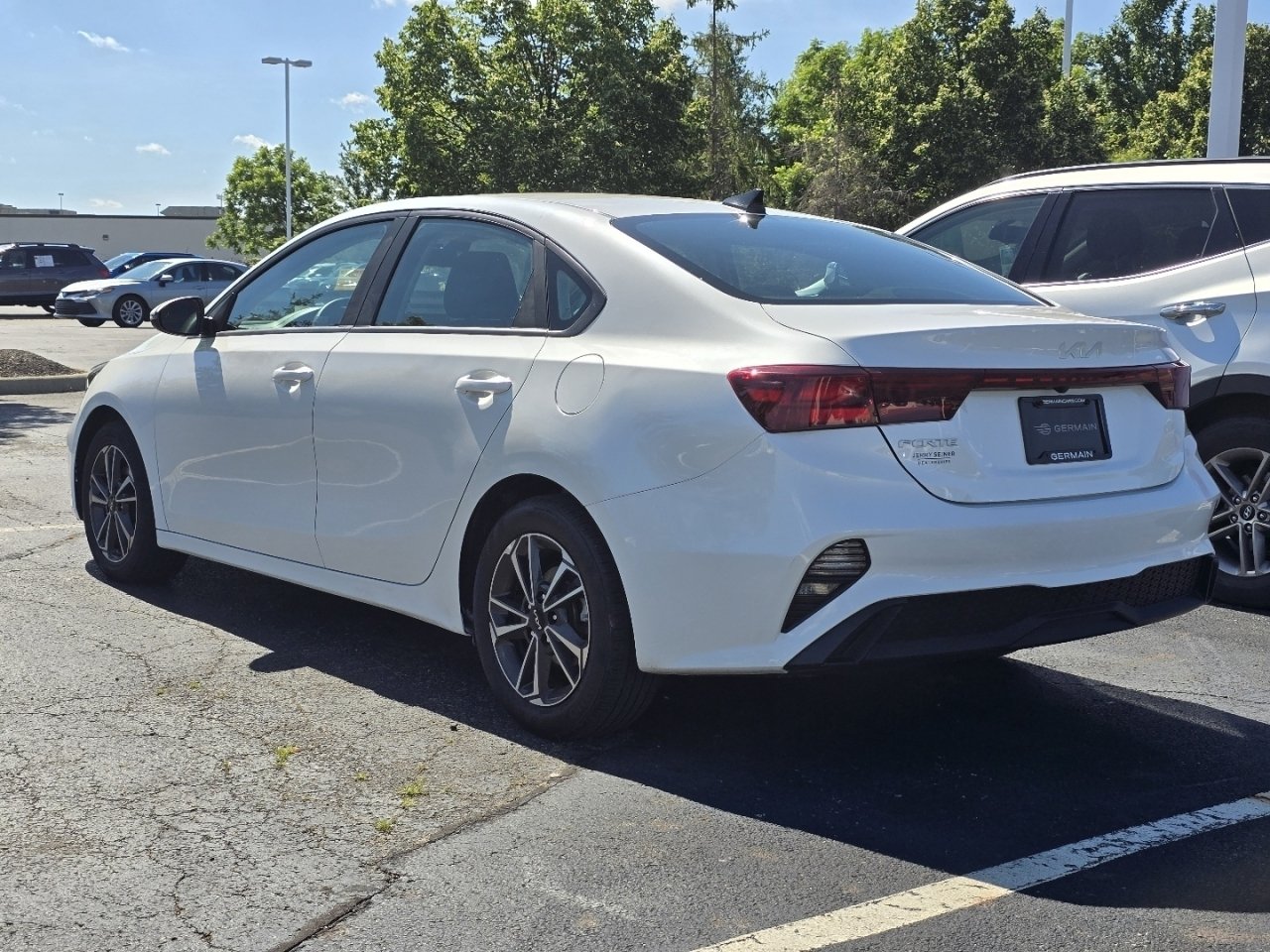 Used 2023 White Kia LXS image 5